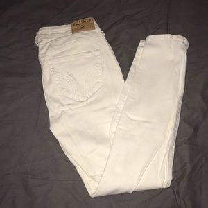 White distressed skinny jeans